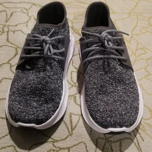 Vessi shoes size 8. Grey